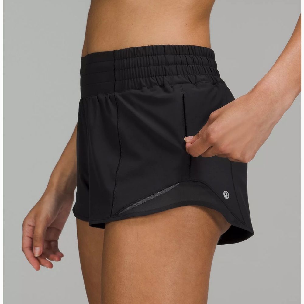 Lululemon Hotty Hot lined short 2.5” black